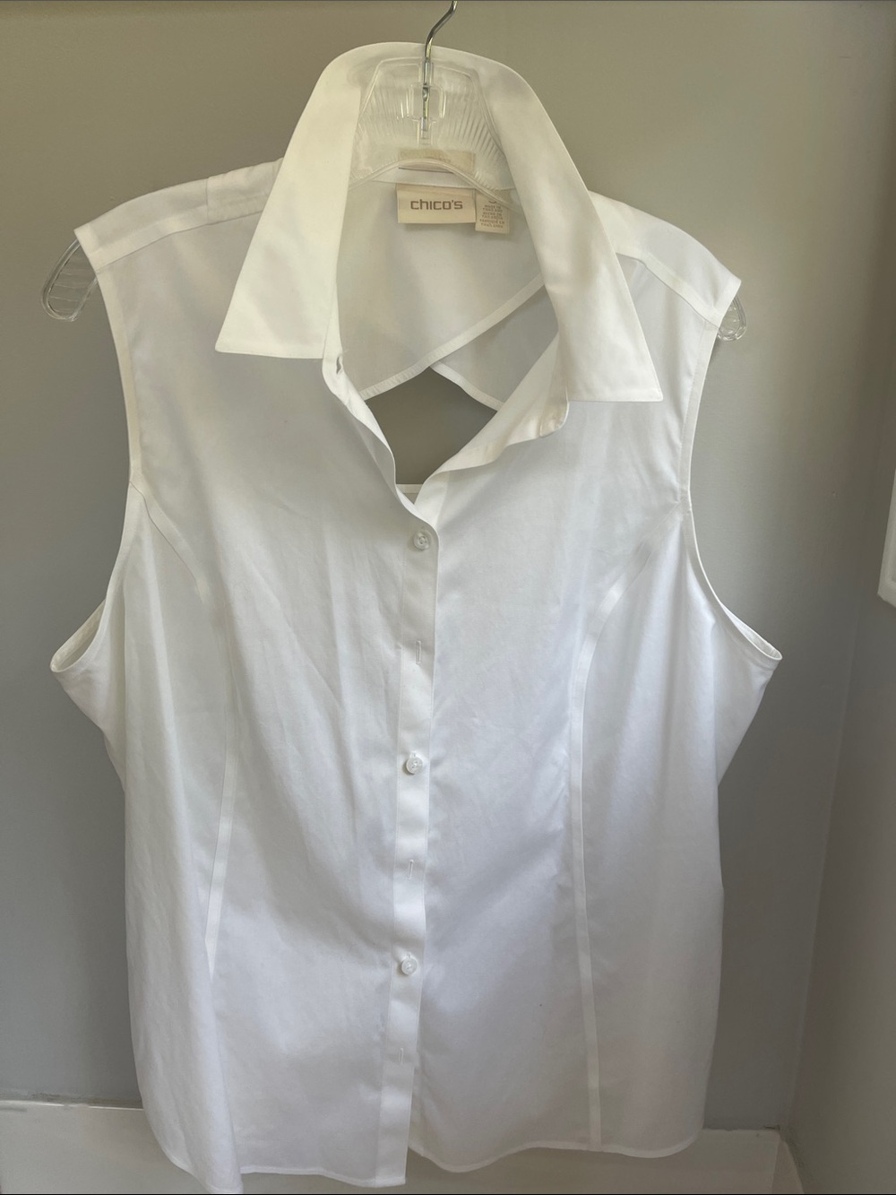 Chico's Non-Iron Sleeveless White Button-Down Collared Shirt